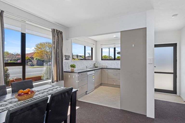 Photo of property in 1/281 Sawyers Arms Road, Bishopdale, Christchurch, 8053