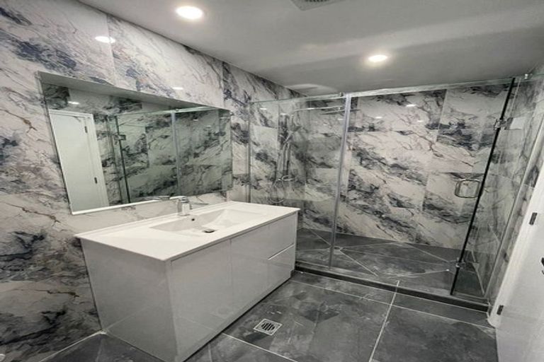 Photo of property in 4b Mirrabooka Avenue, Botany Downs, Auckland, 2010