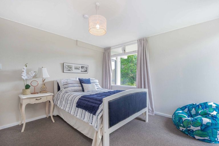 Photo of property in 1a Woodstock Terrace, Tawa, Wellington, 5028