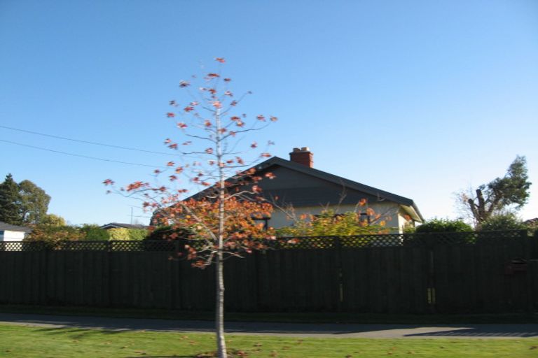 Photo of property in 19 Tyrone Street, Belfast, Christchurch, 8051