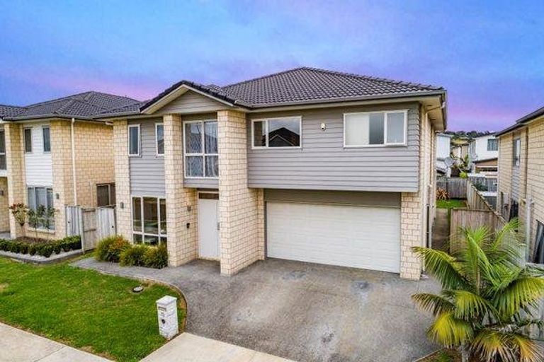 Photo of property in 22 Ballindrait Drive, Flat Bush, Auckland, 2019