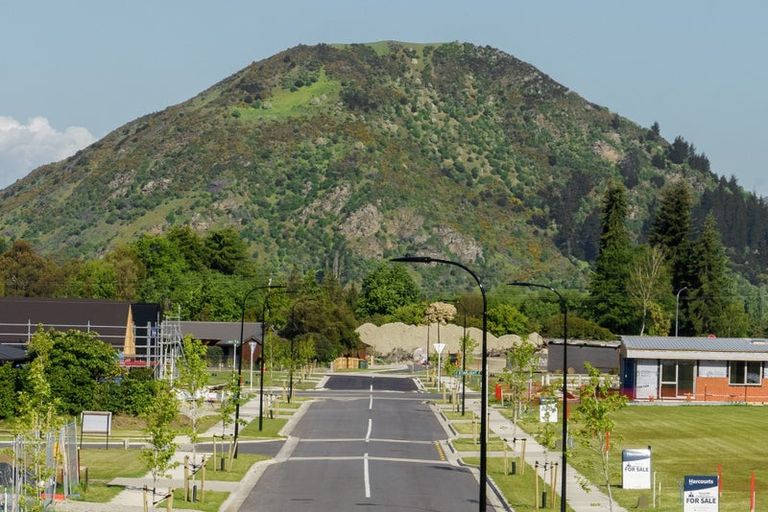 Photo of property in 5 Applewood Place, Wanaka, 9382