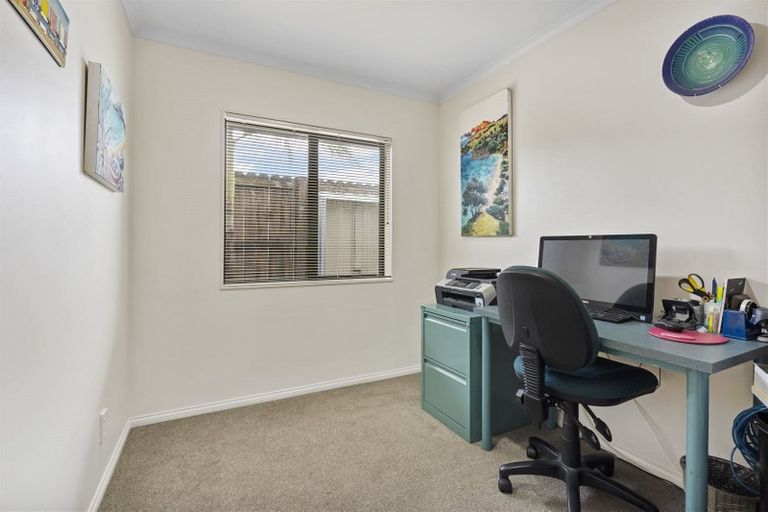 Photo of property in 12 Moycullien Lane, East Tamaki Heights, Auckland, 2016