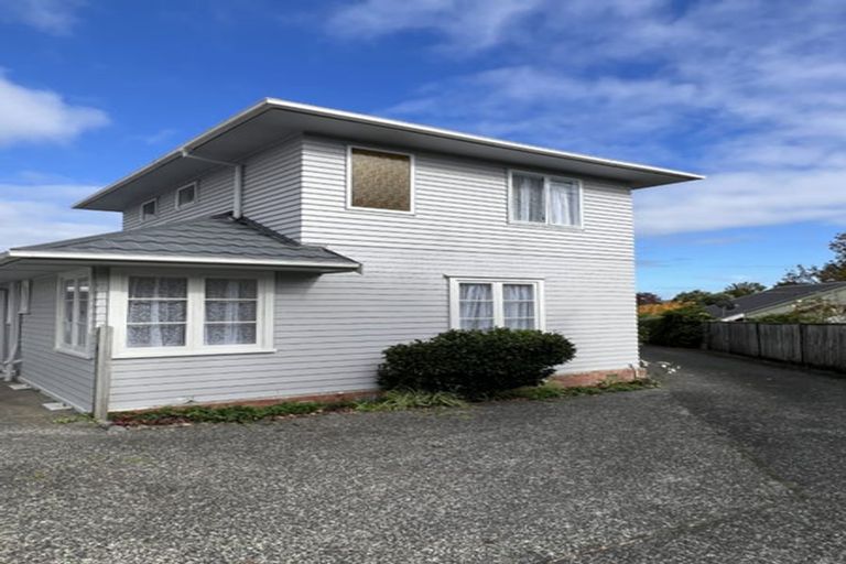 Photo of property in 32 Essex Street, Te Atatu South, Auckland, 0610