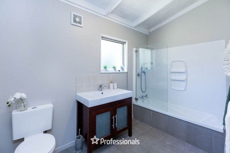 Photo of property in 23 Hartford Crescent, Totara Park, Upper Hutt, 5018