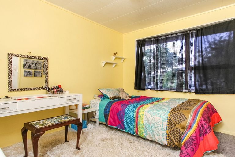 Photo of property in 43 Lavelle Road, Henderson, Auckland, 0612