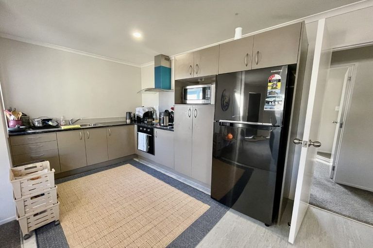 Photo of property in 51b Woodside Road, Massey, Auckland, 0614