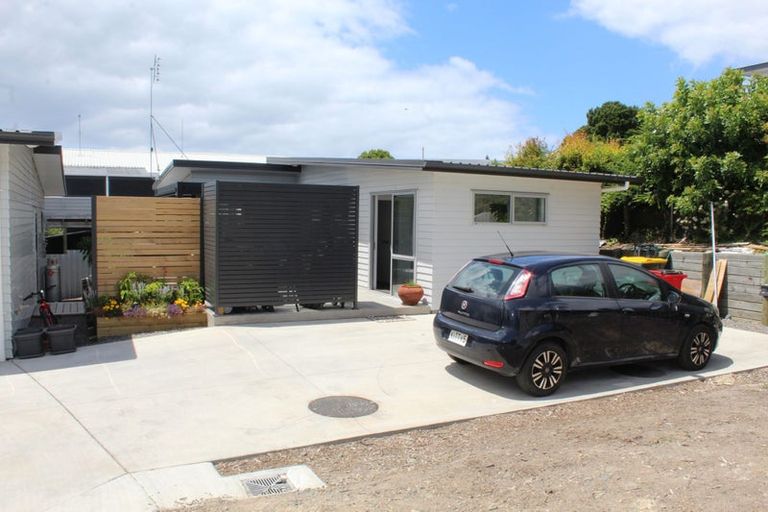 Photo of property in 35a Gledstane Road, Stanmore Bay, Whangaparaoa, 0932