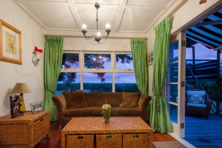 Photo of property in 64 Beach Valley Road, Piha, 0772