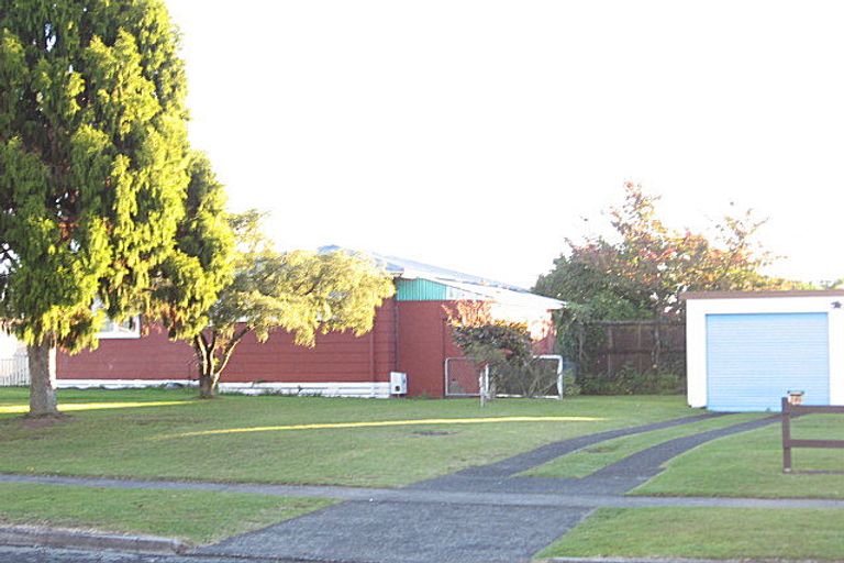 Photo of property in 8 Aotea Crescent, Tokoroa, 3420