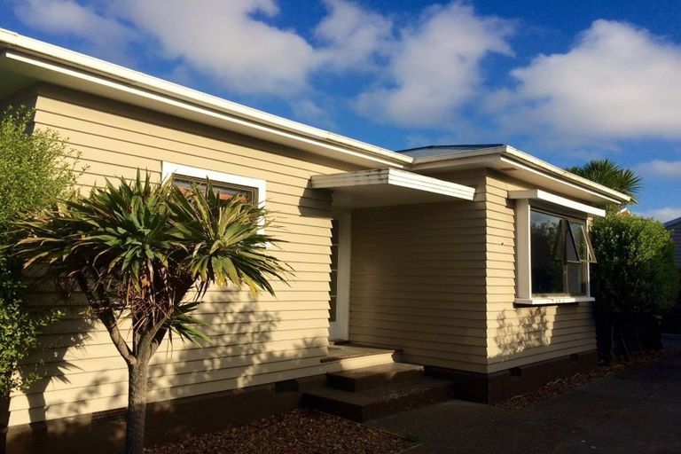 Photo of property in 11 Wittys Road, Avonhead, Christchurch, 8042