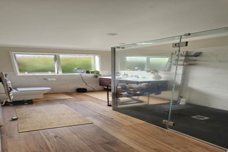 Photo of property in 20 Roxborough Place, East Tamaki Heights, Auckland, 2016