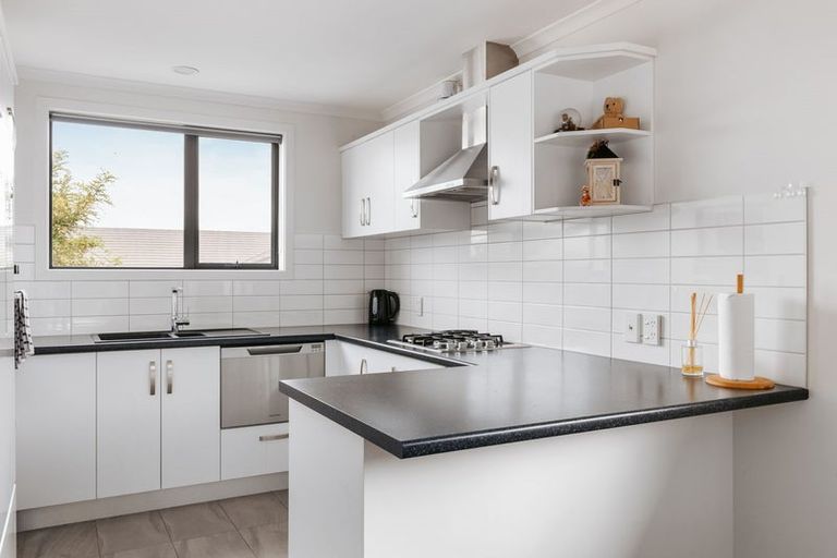 Photo of property in Waterview Estate, 5/4 Greystone Place, Omokoroa, 3114