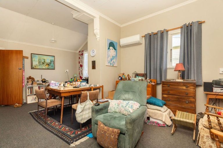 Photo of property in 18 Mccallum Street, Dannevirke, 4930