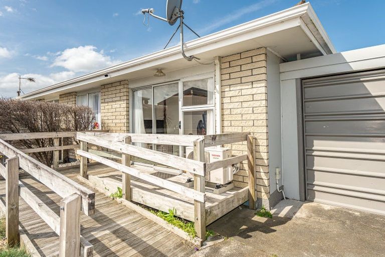 Photo of property in 2/234 Heads Road, Gonville, Whanganui, 4501