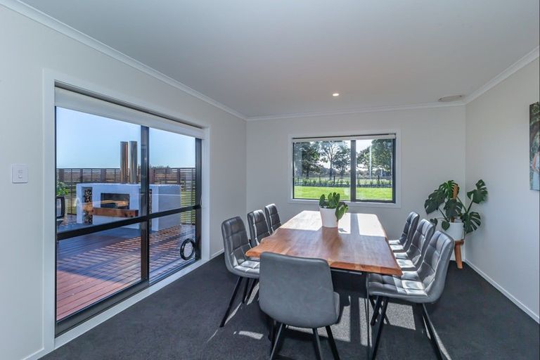 Photo of property in 30 Ohau Gravels Way, Ohau, Levin, 5570