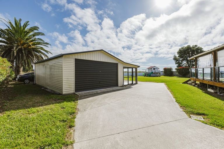 Photo of property in 37 Village Way, Ardmore, Papakura, 2582