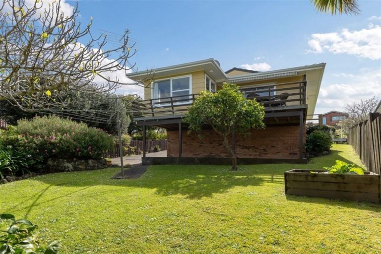 Photo of property in 15 Judkins Crescent, Cockle Bay, Auckland, 2014