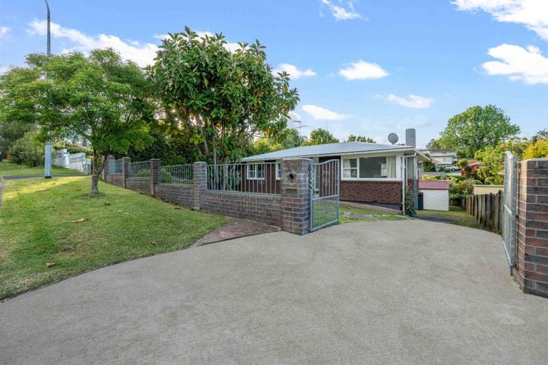 Photo of property in 6 Kirby Street, Glendene, Auckland, 0602