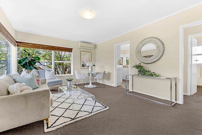 Photo of property in 1/22 Evelyn Place, Hillcrest, Auckland, 0627
