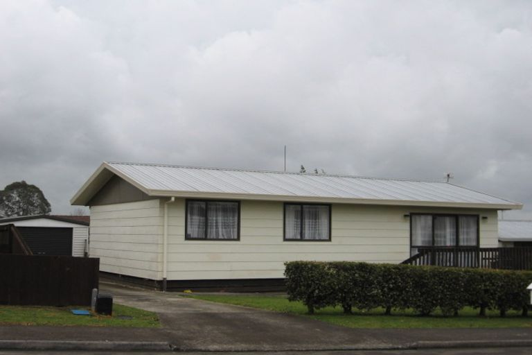 Photo of property in 2 Inca Place, Red Hill, Papakura, 2110