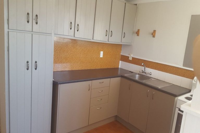 Photo of property in 1/1b Birkenhead Avenue, Birkenhead, Auckland, 0626