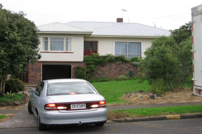 Photo of property in 16 Hayward Road, Papatoetoe, Auckland, 2025