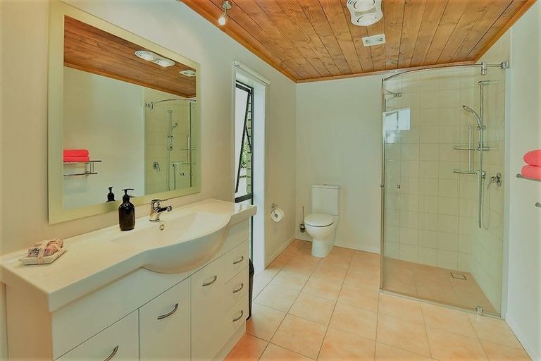 Photo of property in 18 Manly Park Avenue, Manly, Whangaparaoa, 0930