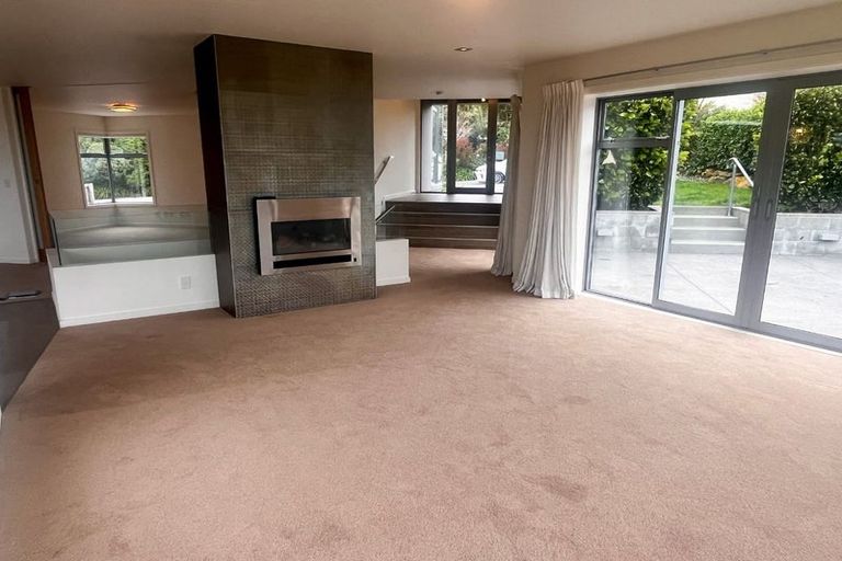 Photo of property in 15 Drayton Drive, Mount Pleasant, Christchurch, 8081