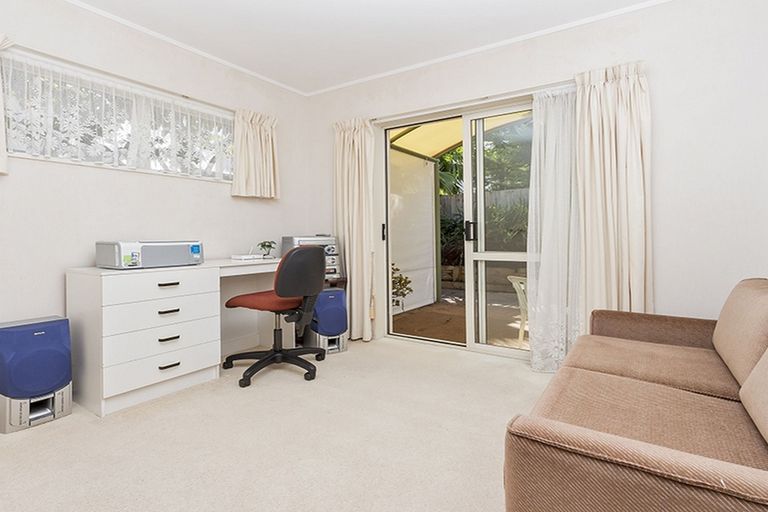 Photo of property in 1/28 Rochester Crescent, Somerville, Auckland, 2014