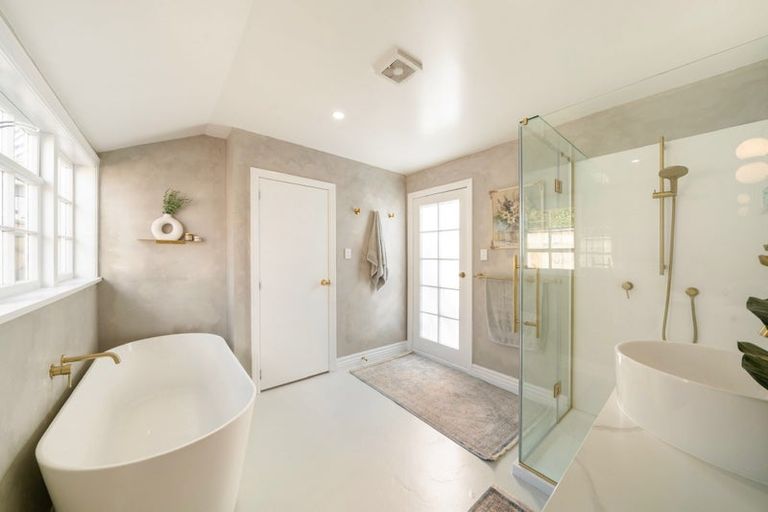 Photo of property in 5 Plateau Road, Te Marua, Upper Hutt, 5018