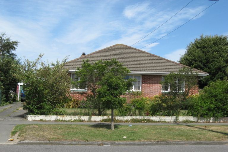 Photo of property in 18 Mcgregors Road, Bromley, Christchurch, 8062