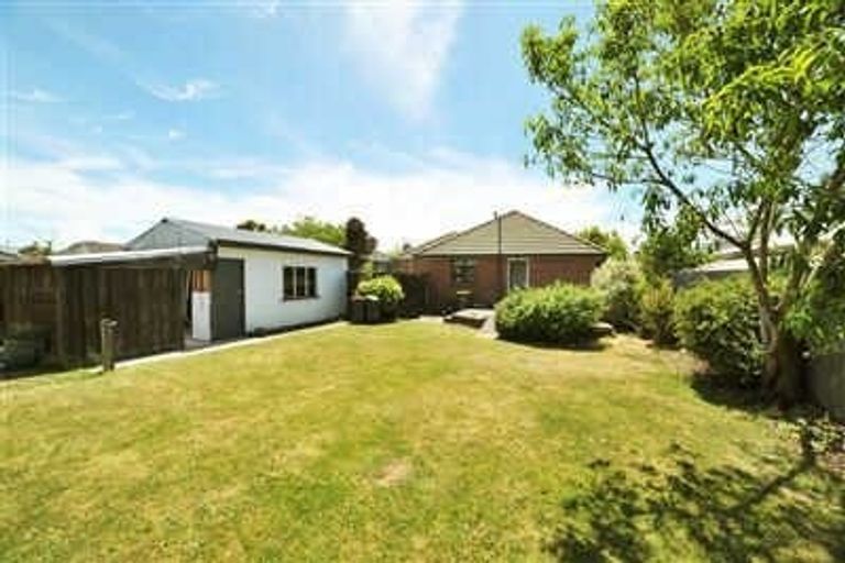 Photo of property in 157 Langdons Road, Northcote, Christchurch, 8052