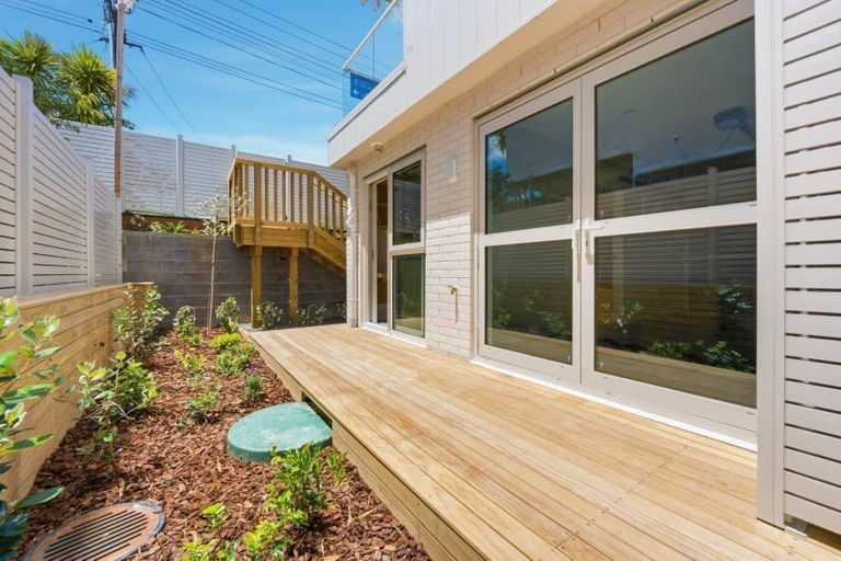 Photo of property in 1/186 Forrest Hill Road, Forrest Hill, Auckland, 0620