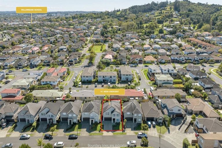 Photo of property in 14 Heidi Crescent, Flat Bush, Auckland, 2016