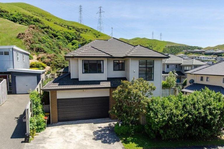 Photo of property in 6 Erlestoke Crescent, Churton Park, Wellington, 6037