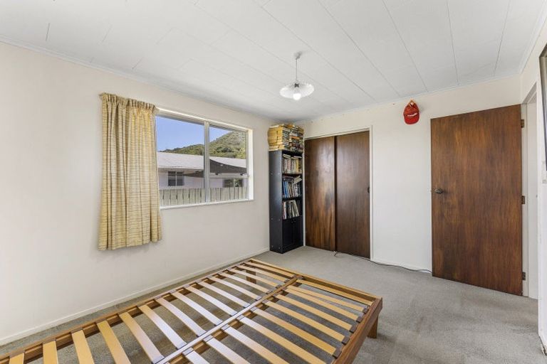 Photo of property in 24 Hartford Crescent, Totara Park, Upper Hutt, 5018