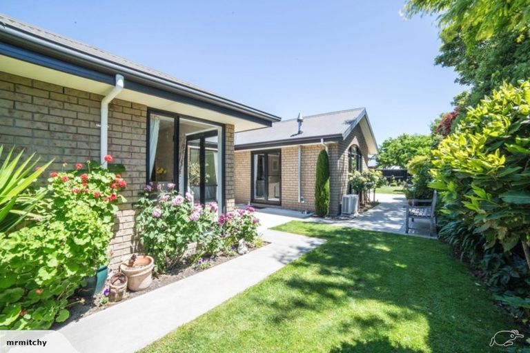 Photo of property in 3 Scarlet Lane, Redwood, Christchurch, 8051