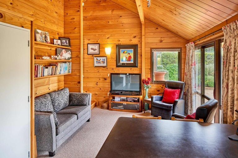 Photo of property in 31 Motukaraka Point, Pauatahanui, Porirua, 5381