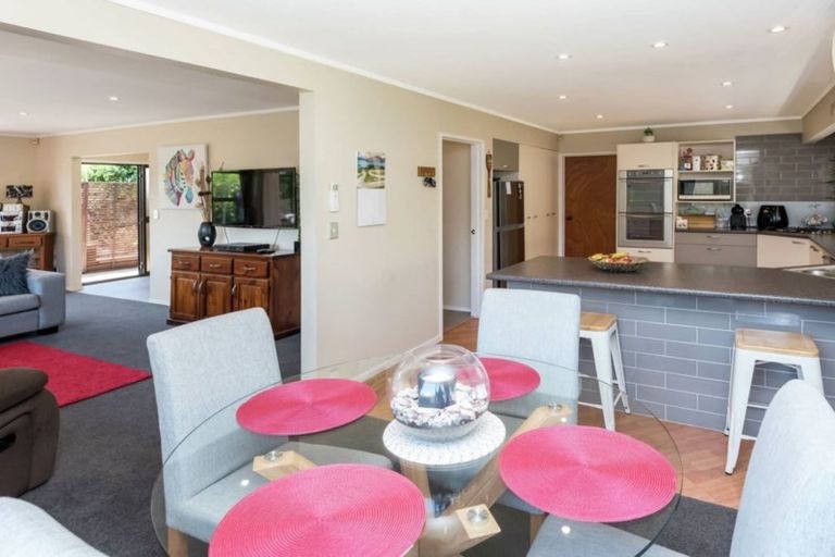 Photo of property in 1/14 Chip Grove, Sunnyhills, Auckland, 2010