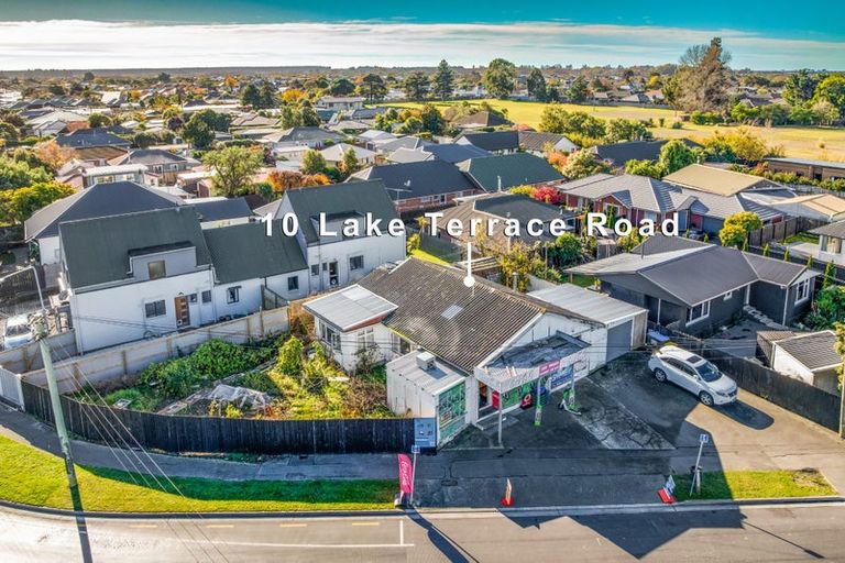 Photo of property in 10 Lake Terrace Road, Burwood, Christchurch, 8061