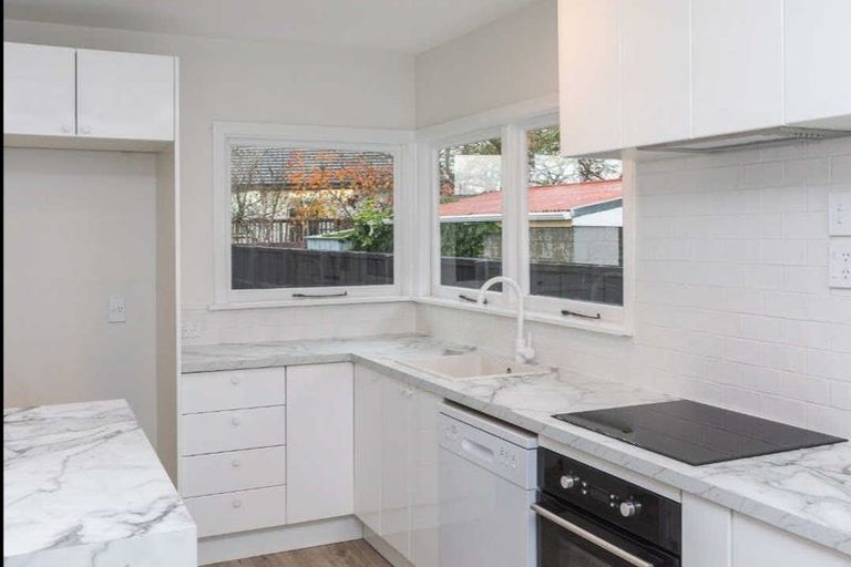 Photo of property in 94 Avondale Road, Avondale, Christchurch, 8061