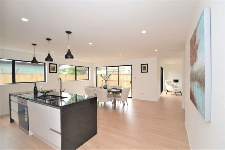 Photo of property in 46b Willerton Avenue, New Lynn, Auckland, 0600