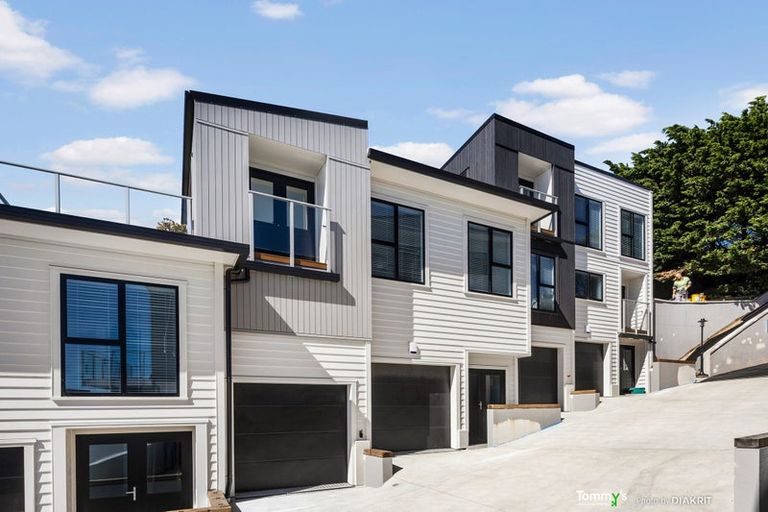 Photo of property in 2/25 Thane Road, Roseneath, Wellington, 6011