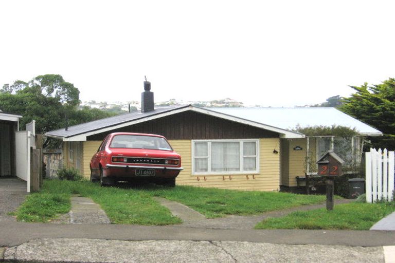 Photo of property in 22 Bellringer Crescent, Newlands, Wellington, 6037