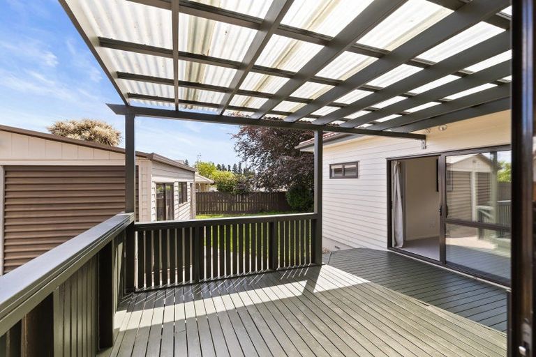 Photo of property in 51 Gilbass Avenue, Hamilton Lake, Hamilton, 3204