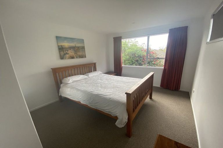 Photo of property in 8a Wyatt Place, Russley, Christchurch, 8042