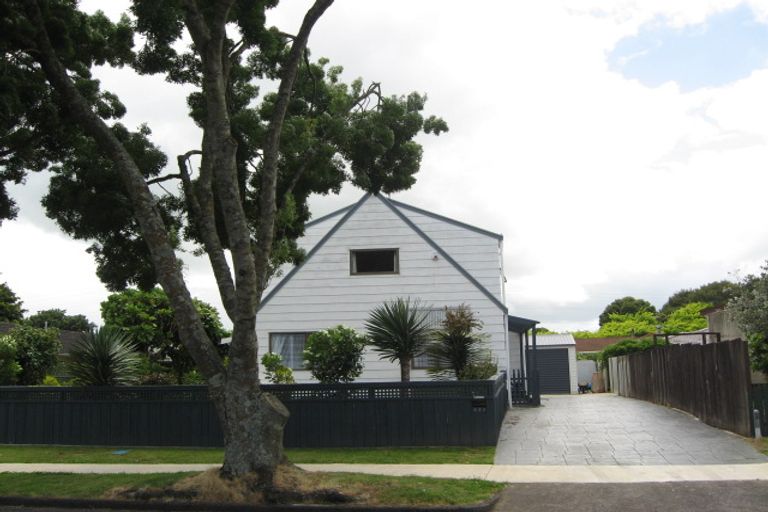 Photo of property in 223 Walter Strevens Drive, Conifer Grove, Takanini, 2112