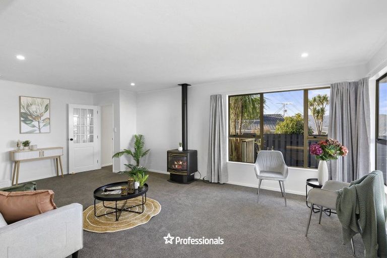 Photo of property in 14 Matuhi Street, Tirohanga, Lower Hutt, 5010