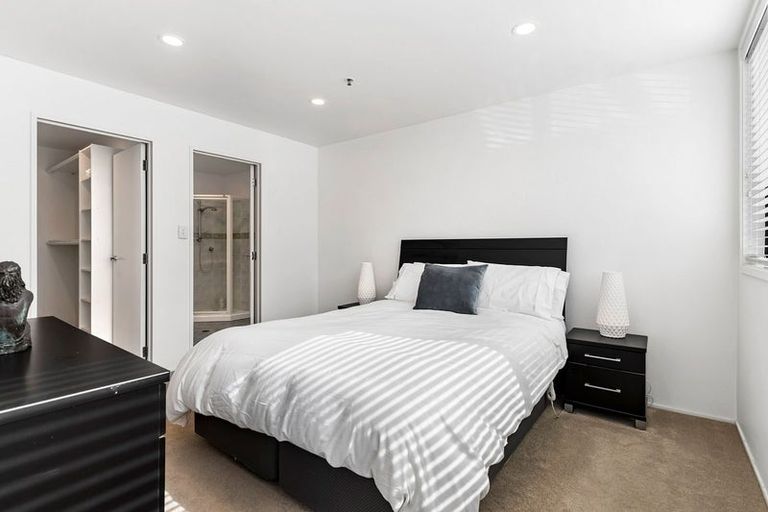 Photo of property in 1i/175 Hurstmere Road, Takapuna, Auckland, 0622